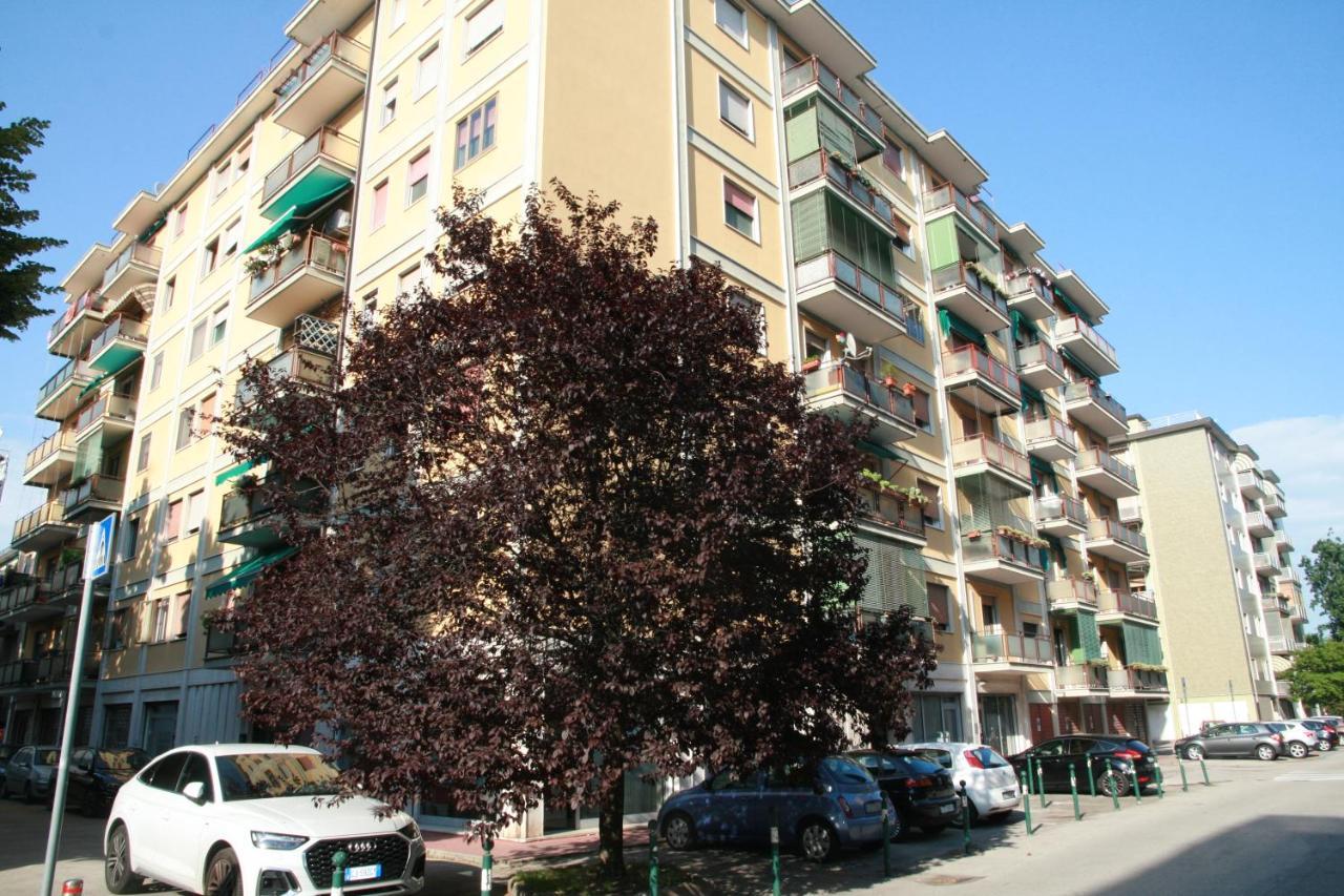La Casa Di Nina Apartment Mestre Luaran gambar